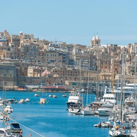 Authentic Gf Apartment With Terrace At The 3 Cities Marina Cospicua Bagian luar foto