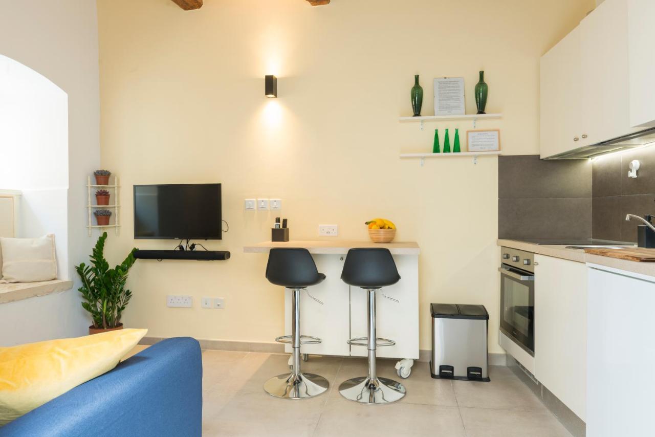 Authentic Gf Apartment With Terrace At The 3 Cities Marina Cospicua Bagian luar foto