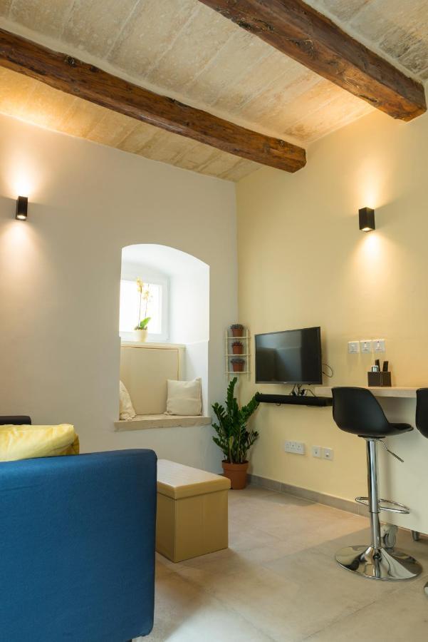 Authentic Gf Apartment With Terrace At The 3 Cities Marina Cospicua Bagian luar foto