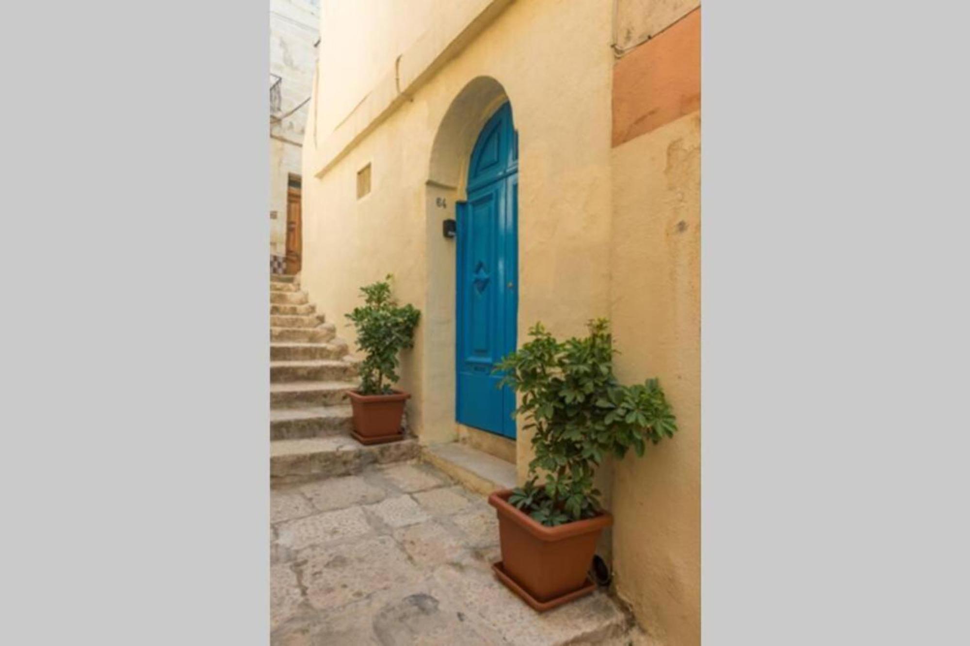 Authentic Gf Apartment With Terrace At The 3 Cities Marina Cospicua Bagian luar foto