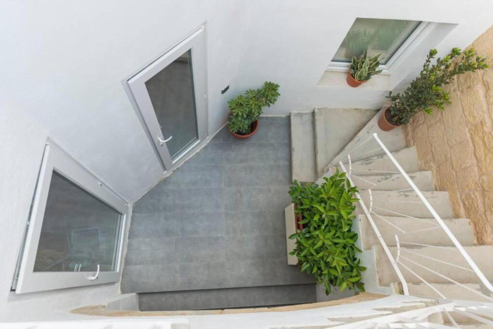 Authentic Gf Apartment With Terrace At The 3 Cities Marina Cospicua Bagian luar foto