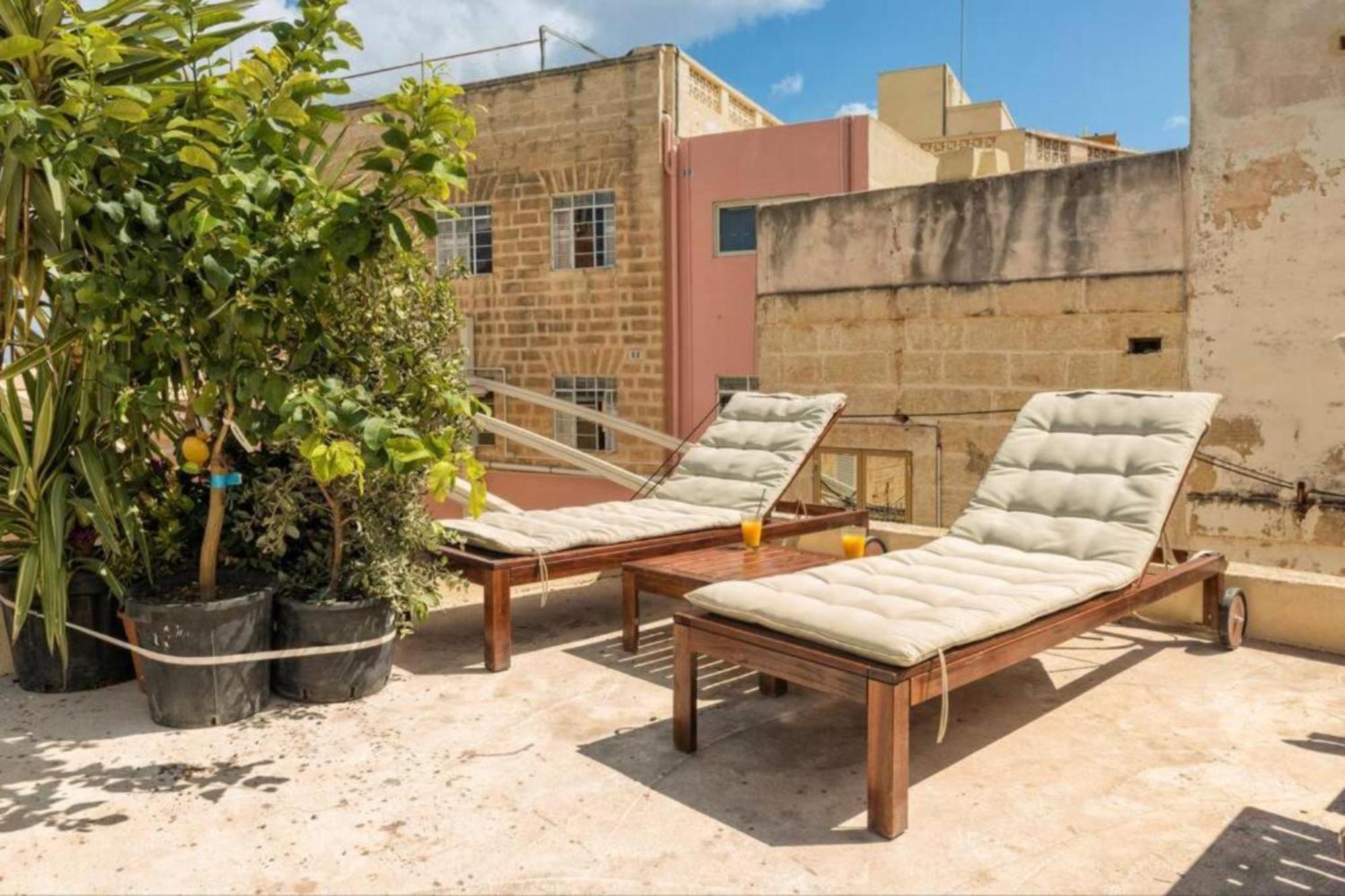 Authentic Gf Apartment With Terrace At The 3 Cities Marina Cospicua Bagian luar foto
