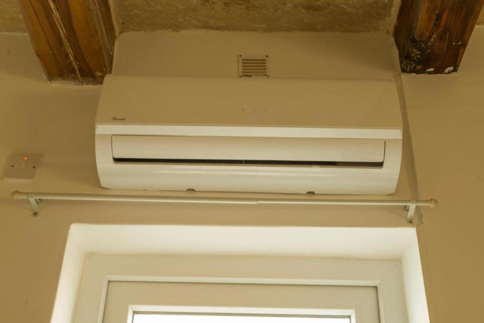 Authentic Gf Apartment With Terrace At The 3 Cities Marina Cospicua Bagian luar foto