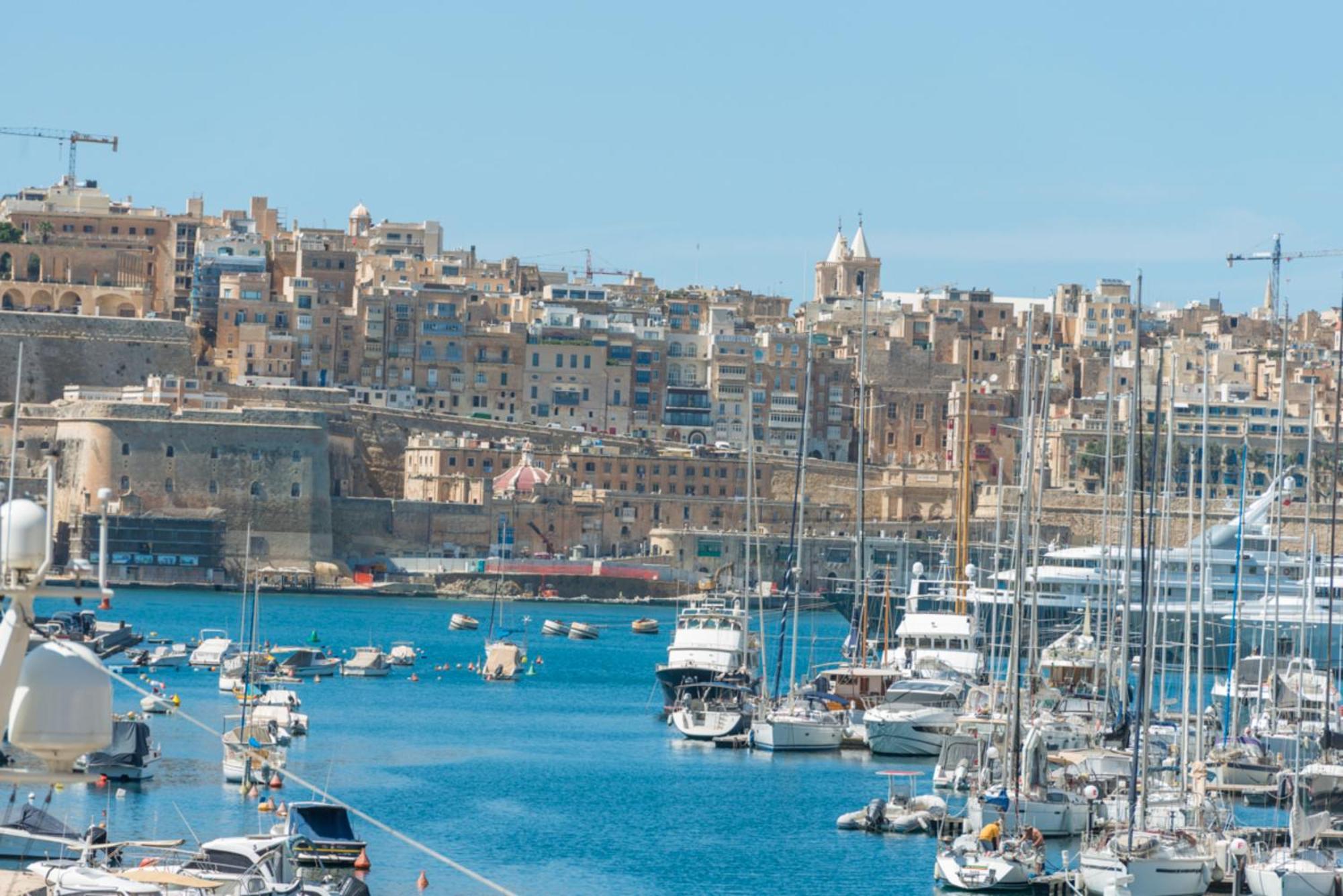 Authentic Gf Apartment With Terrace At The 3 Cities Marina Cospicua Bagian luar foto